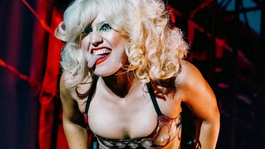 Amyl and The Sniffers: Тур 2026, Red Rocks и награ...