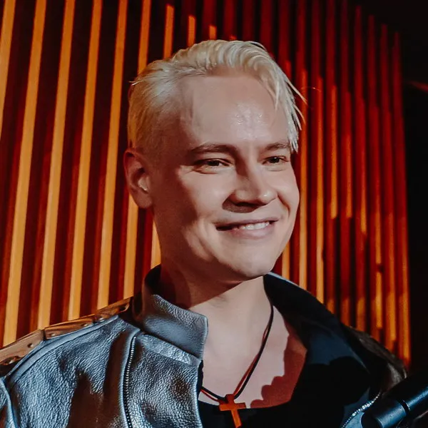 Shaman: ночные наброски песен в туалете