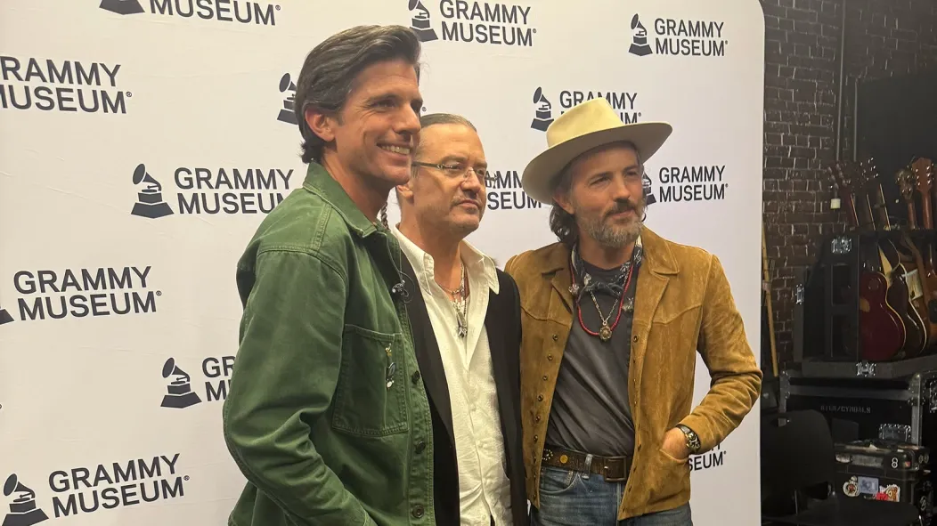 The Avett Brothers и Mike Patton дебютировали с AV...