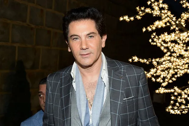 Авраам Руссо получил 600 тысяч рублей за моральный...