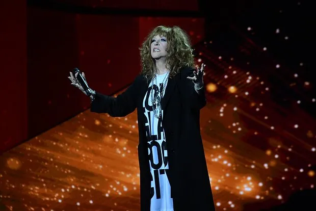 Друг Пугачевой: климат влияет на голос п...