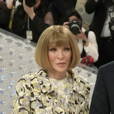 Анна Винтур покидает пост главного редактора Vogue после 37 лет
