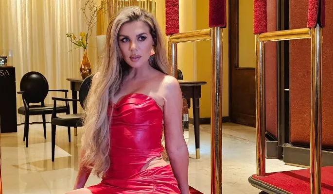 Анна Седокова объяснила свою позицию по скандалу с бывшим мужем