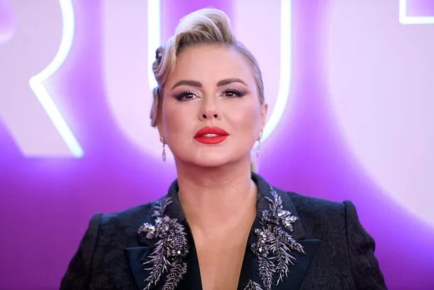 Анна Семенович о частых отпусках и работе