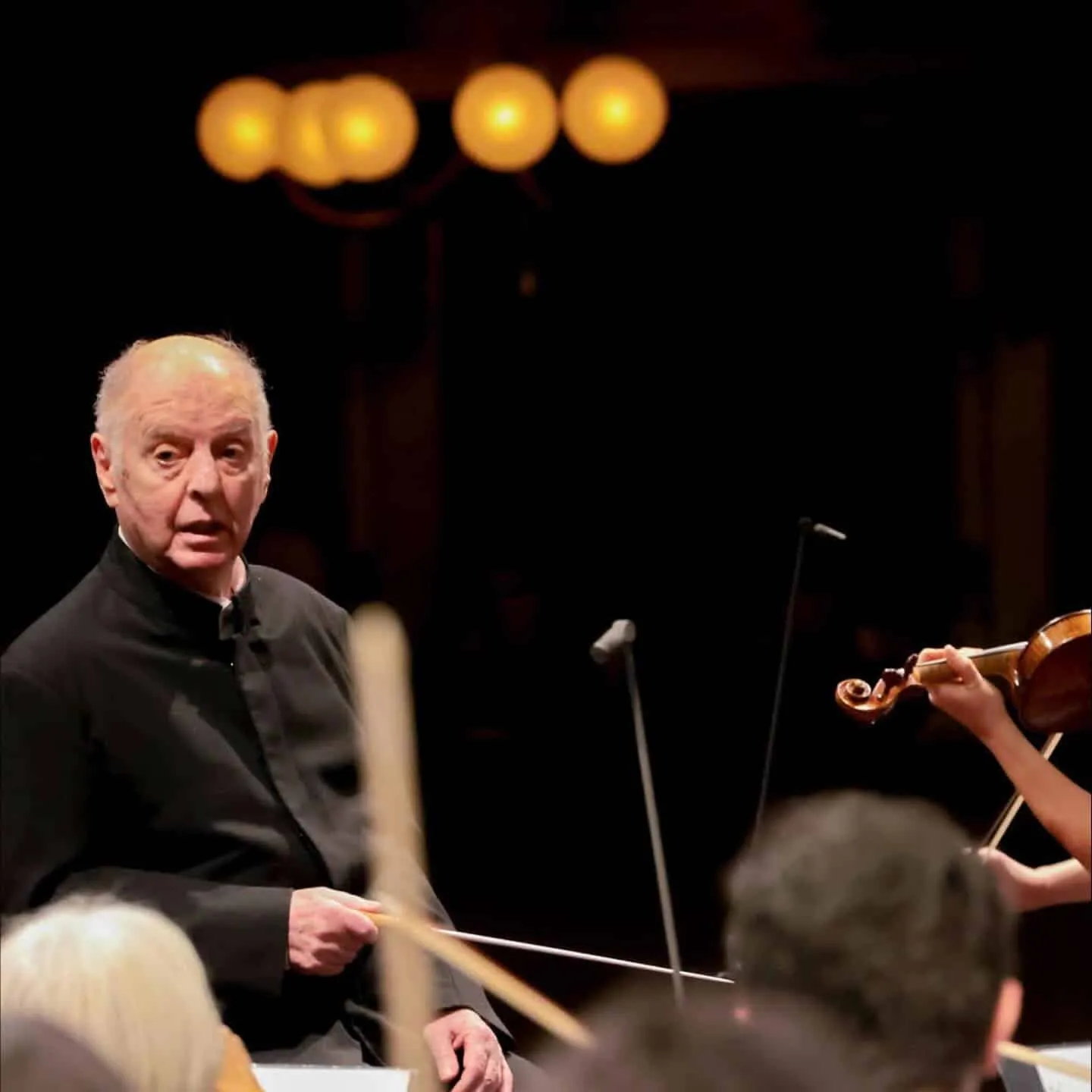 Баренбойм дирижирует в Ла Скала, несмотря на болез...