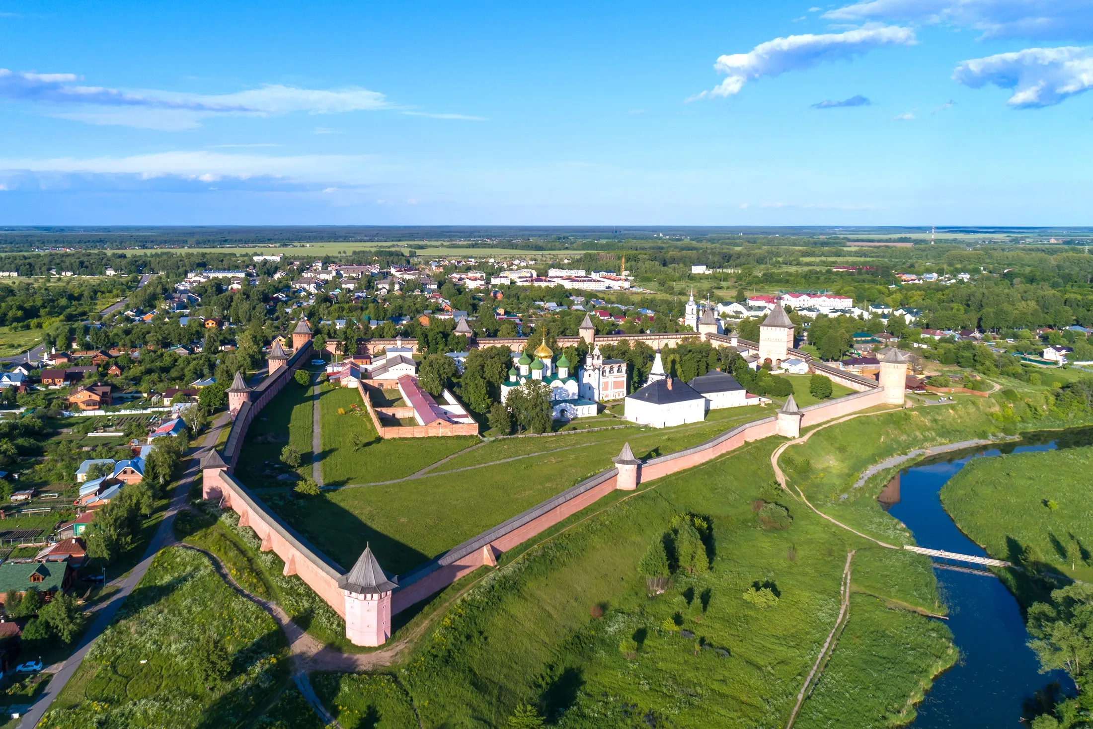 Первый летний музыкальный фестиваль академической музыки в Суздале