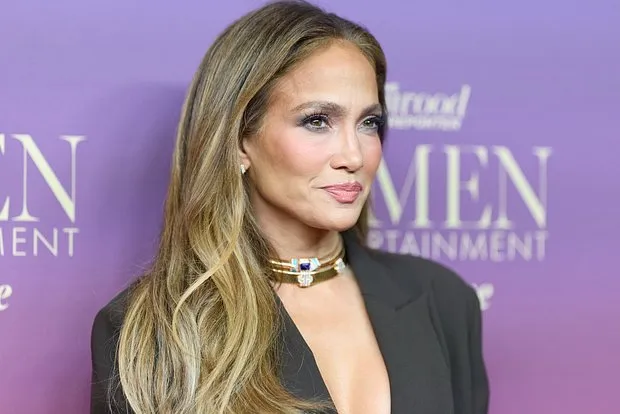 Дженнифер Лопес удалила тату в честь Бена Аффлека