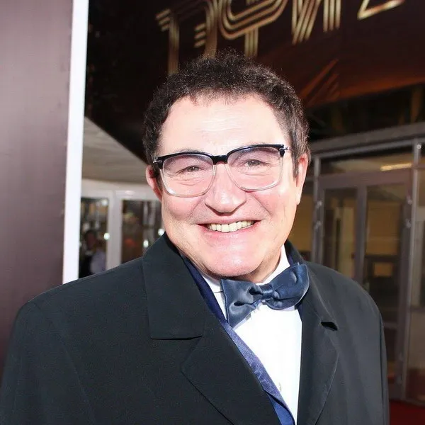 Дибров продает особняк за 570 млн рублей: причины