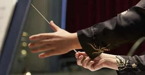 Оркестр ищет женщину-дирижера: вакансия ...