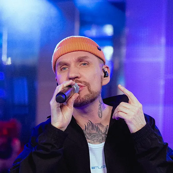 Звонкий представил клип «Обычный человек» на «Авто...