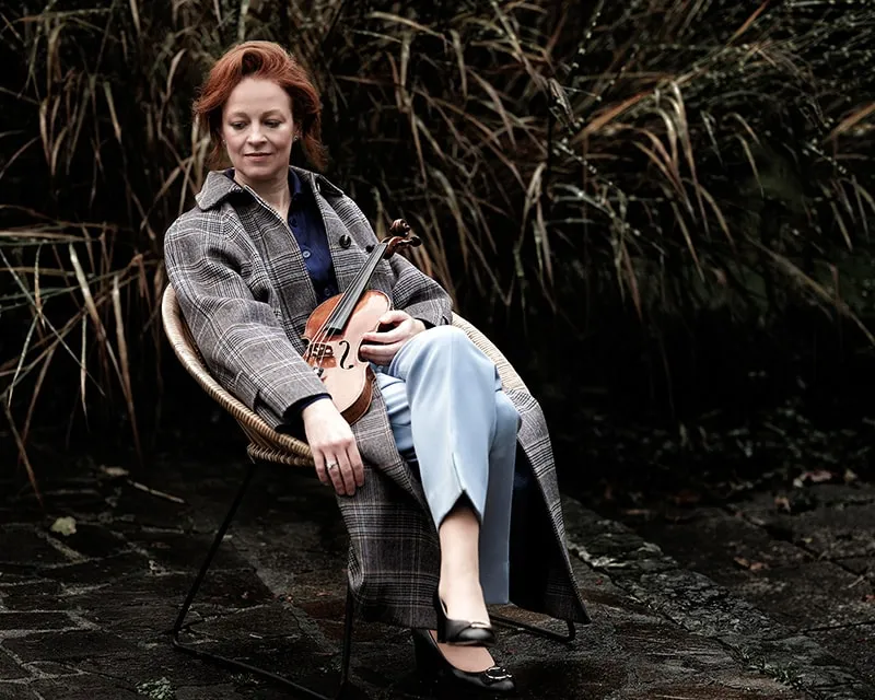 Lufthansa вынудила скрипачку лететь с обнаженной с...