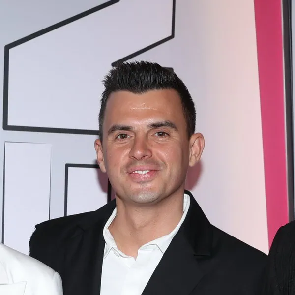 Кирилл Туриченко делает ремонт в детской...