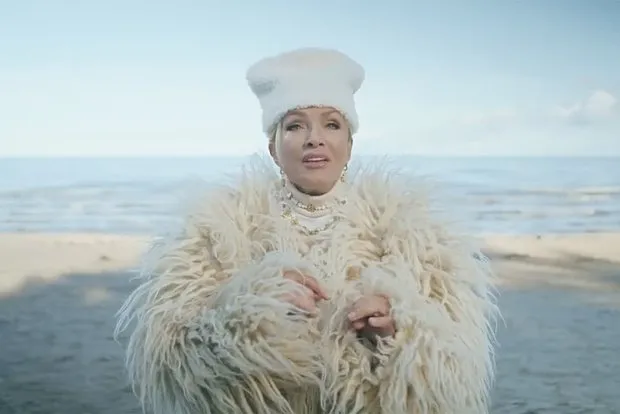 Лайма Вайкуле: украинцы возмутились песней в рекла...