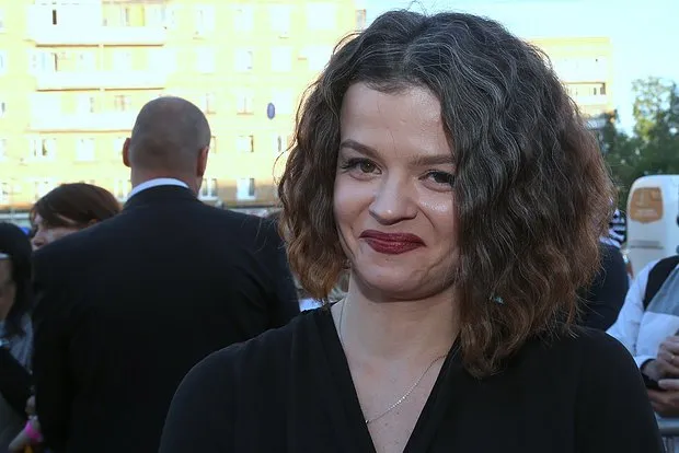 Дочь Ларисы Долиной задолжала налоговой 47 тысяч р...