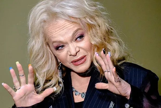 Скандал с квартирой Ларисы Долиной: мнение депутат...