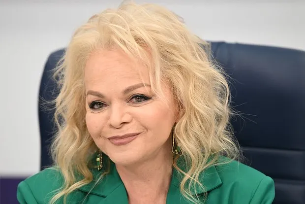 Лариса Долина: мошенники следили за семьей, вынуди...