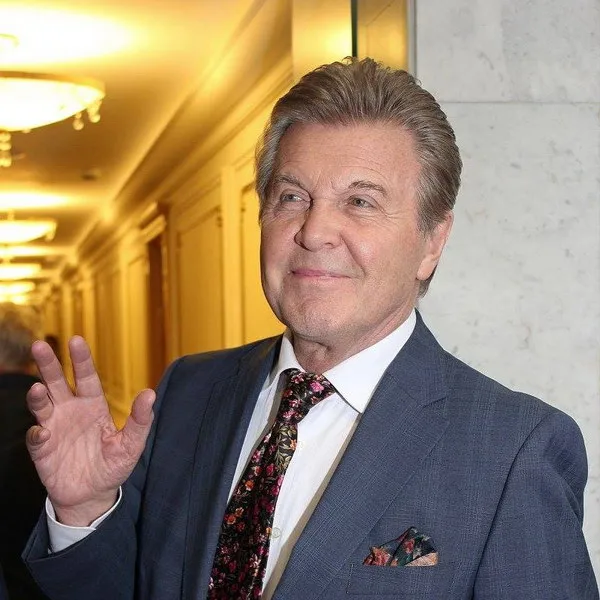 Лев Лещенко: платиновый диск за 50 млн прослушиваний «День Победы»