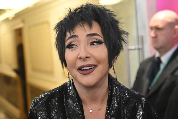 Лолита Милявская: "Тарелочница" ест макароны и нос...