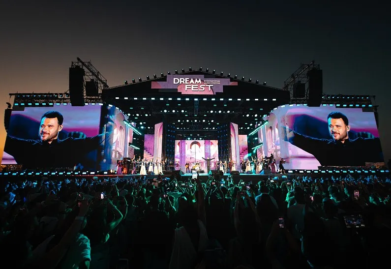 Отказ российских звезд на Dream Fest 2025 вызвал волну недовольства