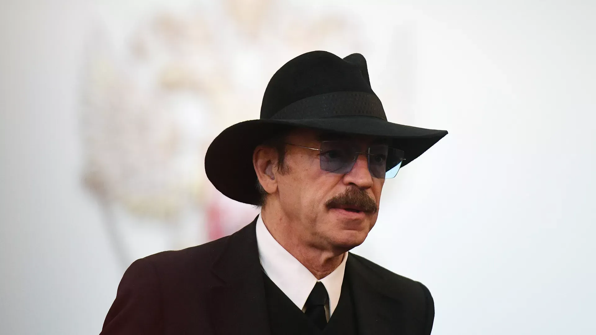 Михаил Боярский оштрафован за неуплату