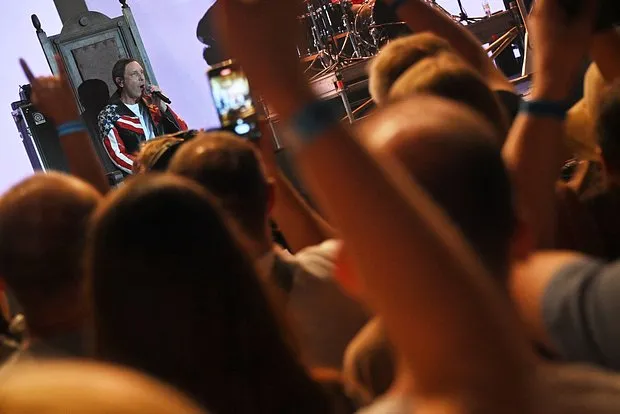 Николай Носков приостановил карьеру из-з...