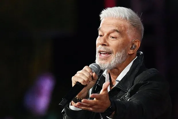 Олег Газманов опроверг слухи о проблемах с позвоно...