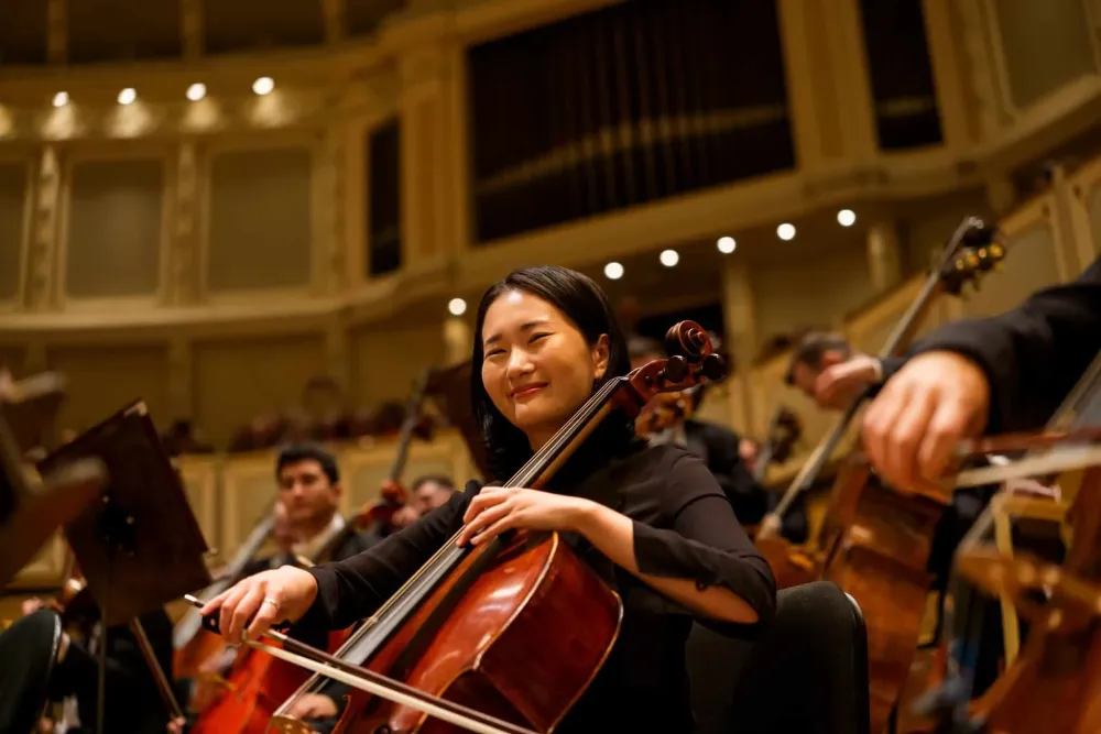Оливия Джуён Хью присоединилась к Чикагскому симфо...