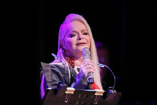 Шаляпин призвал друзей Долиной помочь с ...