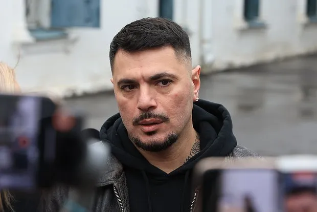 Птаха погасил долги на 300 тысяч рублей