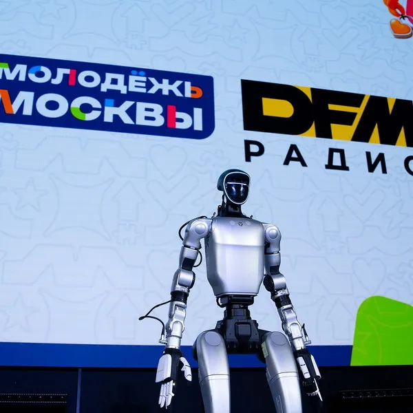 Робот-журналист Ник: ИИ учится исследовать Москву