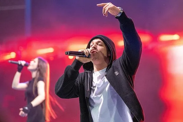 Macan не оплатил 19 000 рублей штрафов з...