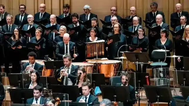 Во Франции закрыли знаменитый хор