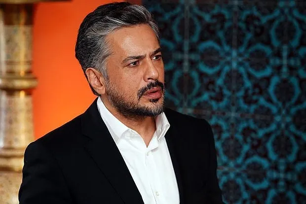 Фанатка Эмре Алтуга потеряла сознание на концерте ...